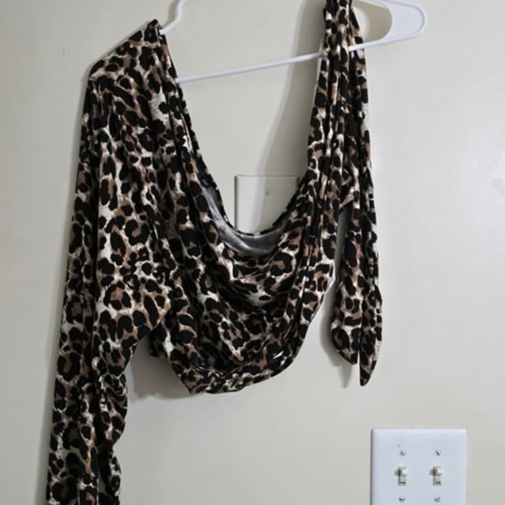 Women's Plus Leopard Off Shoulder Long Sleeve Crop Top 4x
